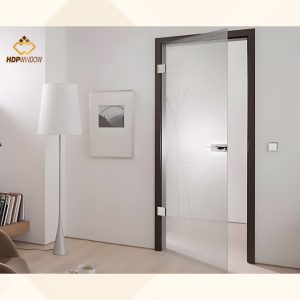 Cửa kính cường lực 1 cánh kính mờ, tạo sự riêng tư cần thiết cho phòng giám đốc.