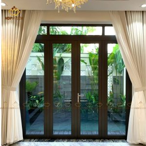 Mẫu cửa nhôm Maxpro 4 cánh không có nan hoa, tối đa hóa tầm nhìn.