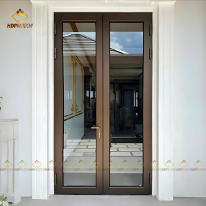 Mẫu cửa nhôm Xingfa 2 cánh Class A màu nâu ánh kim lắp đặt thực tế.