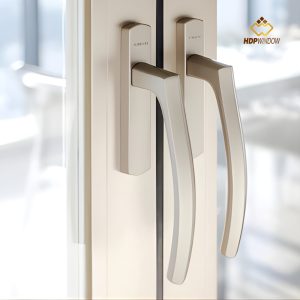 Bộ phụ kiện Cmech cao cấp của Mỹ dành cho cửa nhôm Xingfa 1 cánh Class A, bao gồm tay nắm và khóa đa điểm.